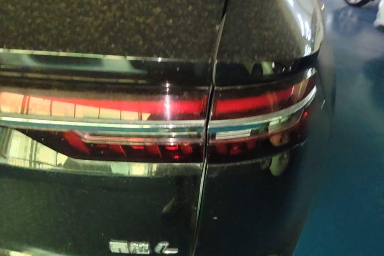 Used Geely Auto Monjaro L 2021 2.0TD DCT EVO Two-Wheel Drive Prestige Version Right Rear Taillight