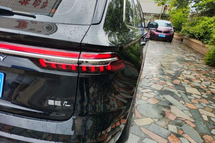 Used Geely Auto Monjaro L 2021 2.0TD DCT EVO Two-Wheel Drive Prestige Version Right Rear Taillight