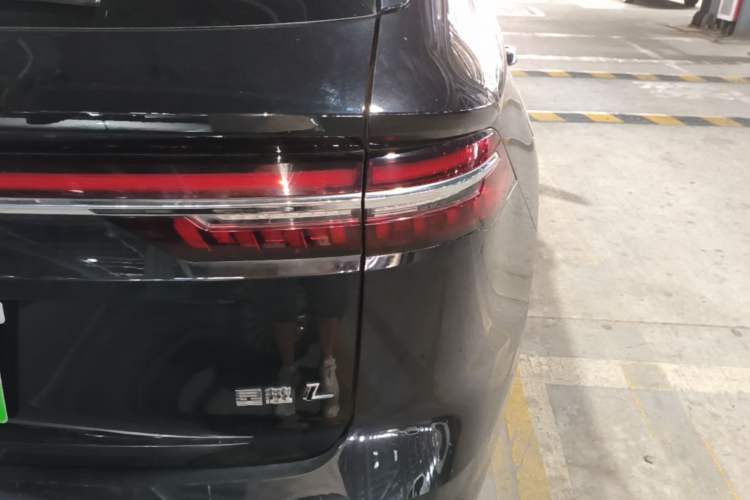 Used Geely Auto Monjaro L 2021 2.0TD DCT EVO Two-Wheel Drive Smart Luxury Version Right Rear Taillight