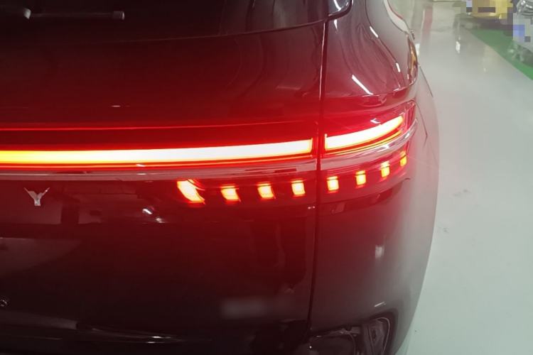 Used Geely Auto Monjaro L 2021 2.0TD DCT EVO Two-Wheel Drive Prestige Version Right Rear Taillight