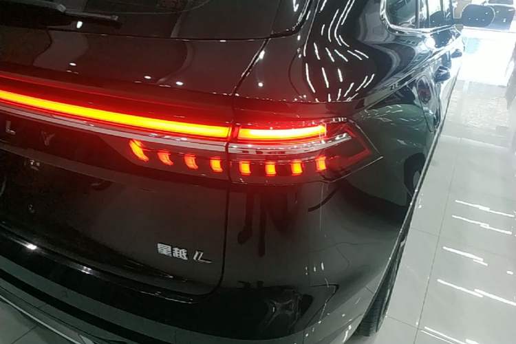 Used Geely Auto Monjaro L 2021 2.0TD DCT EVO Two-Wheel Drive Prestige Version Right Rear Taillight