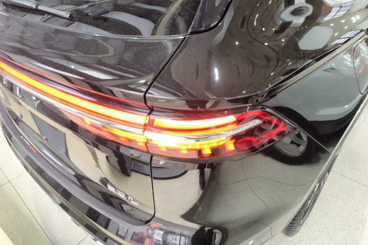 Used Geely Auto Monjaro L 2021 2.0TD DCT EVO Two-Wheel-Drive Flagship Version Right Rear Taillight