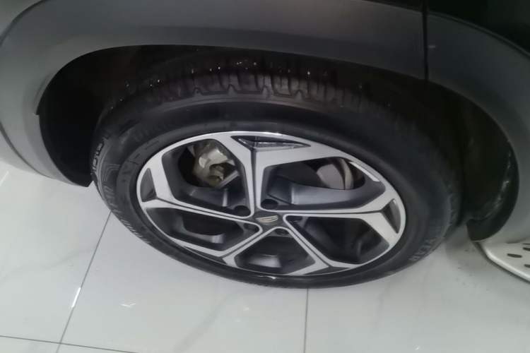 Used Geely Auto Monjaro L 2021 2.0TD DCT EVO Two-Wheel Drive Prestige Version Right Rear Wheel Hub