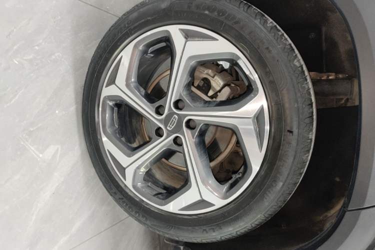 Used Geely Auto Monjaro L 2021 2.0TD DCT EVO Two-Wheel Drive Prestige Version Right Rear Wheel Hub