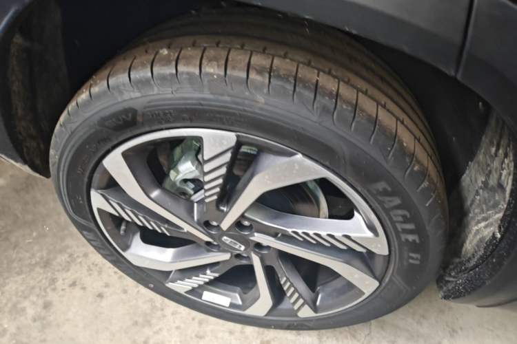 Used Geely Auto Monjaro L 2021 2.0TD High-Power Automatic All-Wheel-Drive Flagship Version Right Rear Wheel Hub