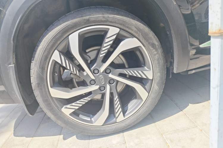 Used Geely Auto Monjaro L 2021 2.0TD DCT EVO Two-Wheel Drive Smart Luxury Version Right Rear Wheel Hub