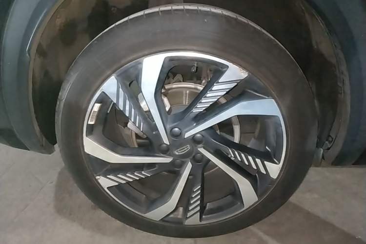 Used Geely Auto Monjaro L 2021 2.0TD DCT EVO Two-Wheel Drive Smart Luxury Version Right Rear Wheel Hub