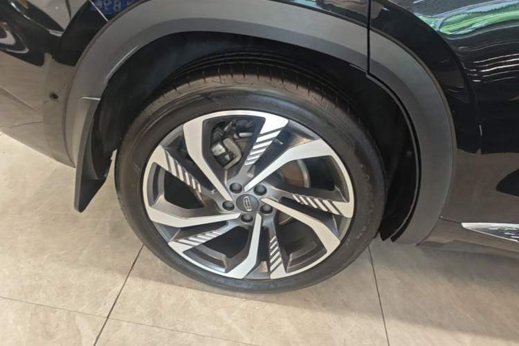 Used Geely Auto Monjaro L 2021 2.0TD DCT EVO Two-Wheel Drive Smart Luxury Version Right Rear Wheel Hub