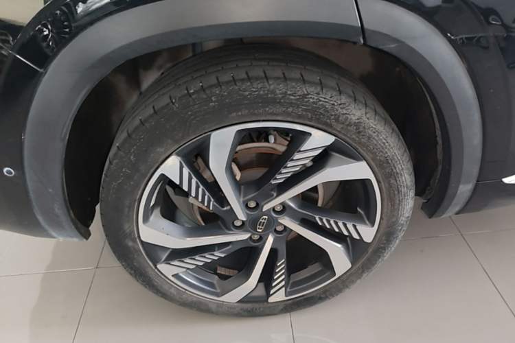 Used Geely Auto Monjaro L 2021 2.0TD DCT EVO Two-Wheel Drive Smart Luxury Version Right Rear Wheel Hub