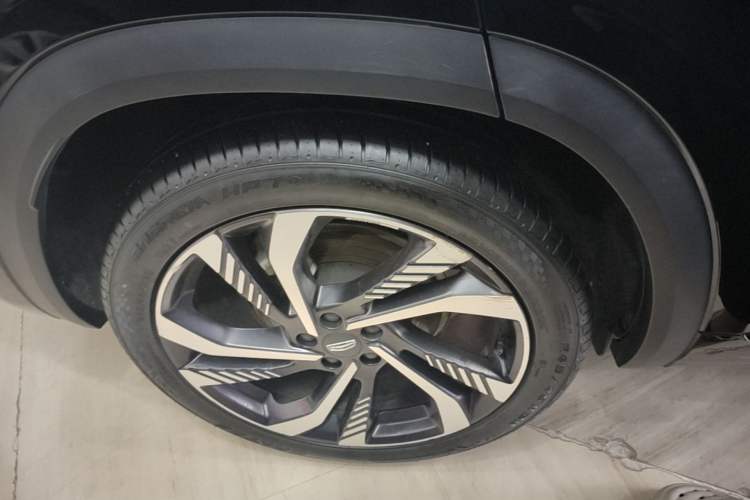 Used Geely Auto Monjaro L 2021 2.0TD DCT EVO Two-Wheel-Drive Flagship Version Right Rear Wheel Hub