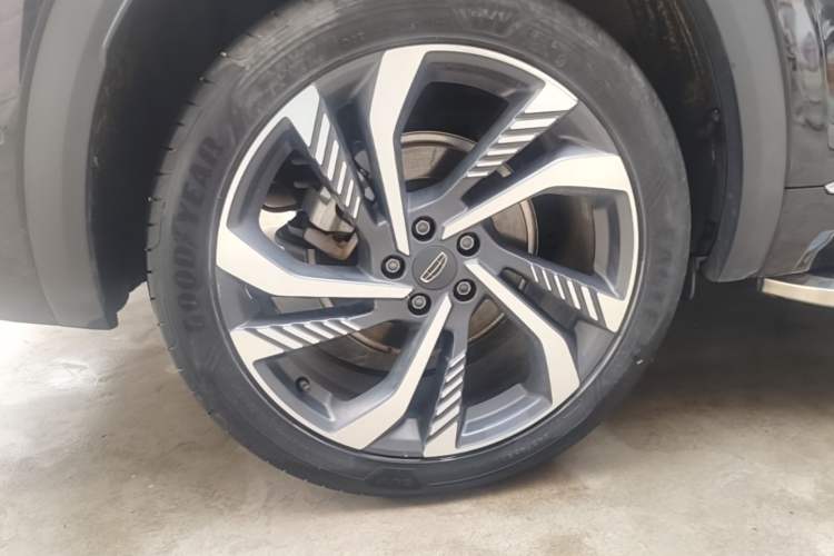 Used Geely Auto Monjaro L 2021 2.0TD High-Power Automatic All-Wheel-Drive Flagship Version Right Rear Wheel Hub