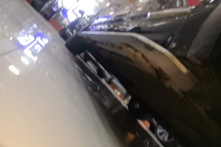 Used Geely Auto Monjaro L 2021 2.0TD DCT EVO Two-Wheel Drive Prestige Version Right Side Sill