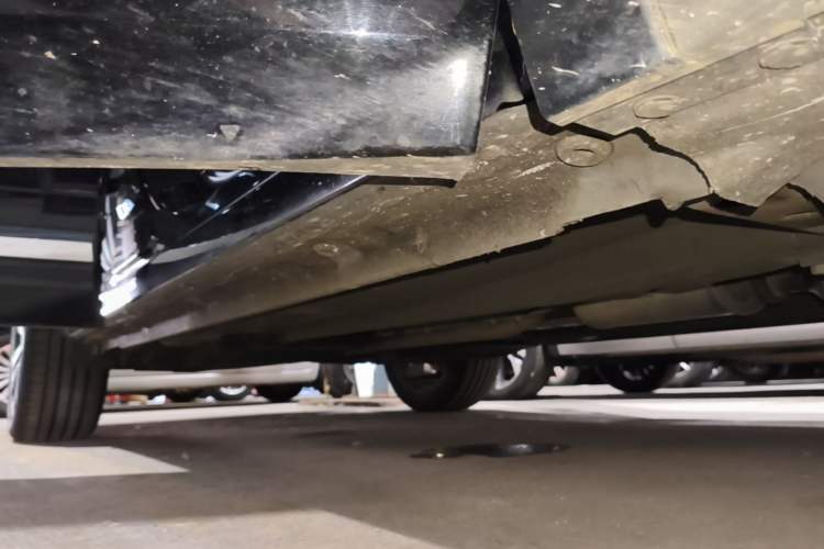 Used Geely Auto Monjaro L 2021 2.0TD DCT EVO Two-Wheel Drive Smart Luxury Version Right Side Sill