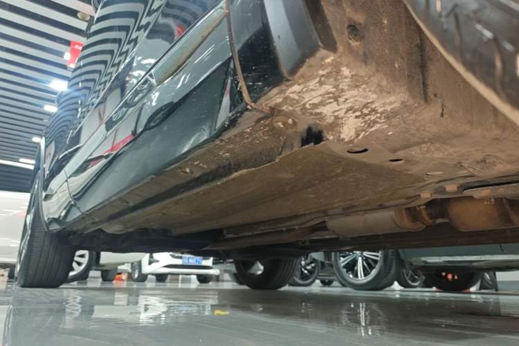 Used Geely Auto Monjaro L 2021 2.0TD DCT EVO Two-Wheel Drive Prestige Version Right Side Sill