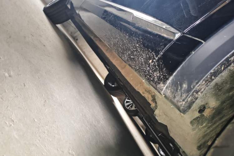 Used Geely Auto Monjaro L 2021 2.0TD High-Power Automatic All-Wheel-Drive Flagship Version Right Side Sill