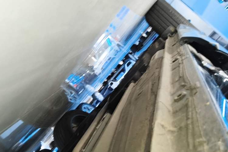 Used Geely Auto Monjaro L 2021 2.0TD DCT EVO Two-Wheel Drive Prestige Version Right Side Sill