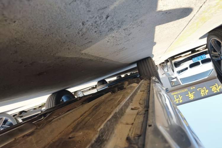 Used Geely Auto Monjaro L 2021 2.0TD DCT EVO Two-Wheel Drive Smart Luxury Version Right Side Sill