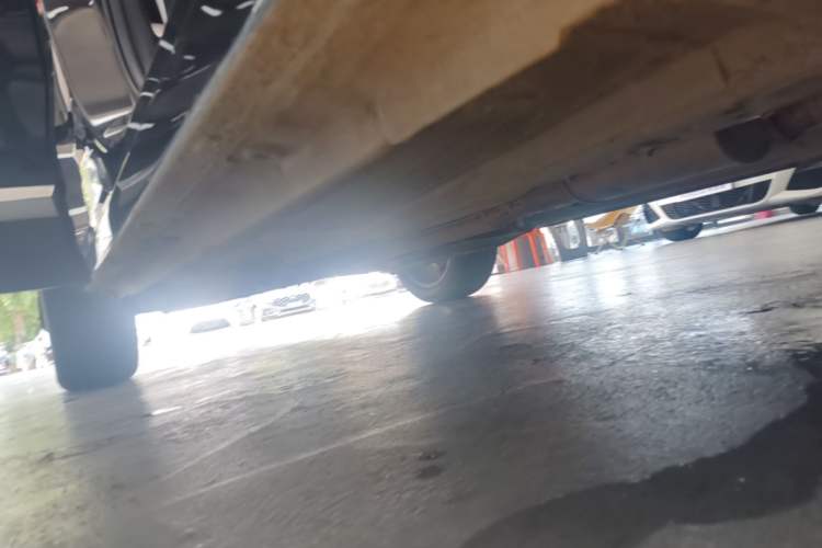 Used Geely Auto Monjaro L 2021 2.0TD DCT EVO Two-Wheel Drive Prestige Version Right Side Sill