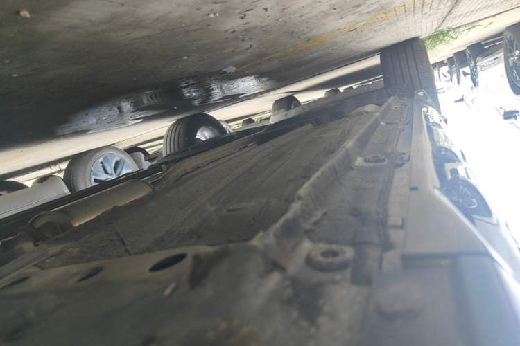 Used Geely Auto Monjaro L 2021 2.0TD DCT EVO Two-Wheel Drive Prestige Version Right Side Sill