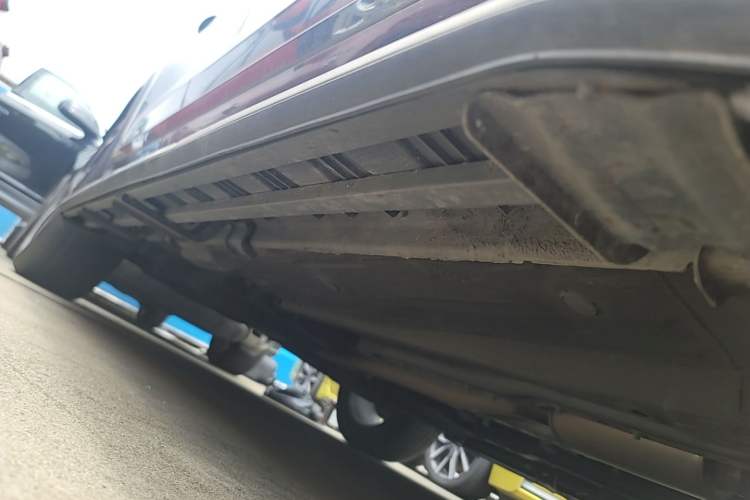Used Geely Auto Monjaro L 2021 2.0TD DCT EVO Two-Wheel Drive Prestige Version Right Side Sill
