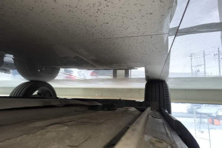 Used Geely Auto Monjaro L 2021 2.0TD DCT EVO Two-Wheel-Drive Flagship Version Right Side Sill