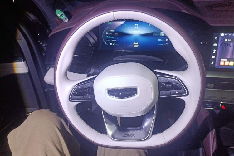 Used Geely Auto Monjaro L 2021 2.0TD DCT EVO Two-Wheel Drive Smart Luxury Version Steering Wheel