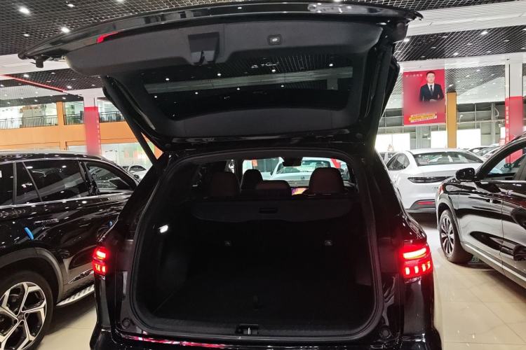 Used Geely Auto Monjaro L 2021 2.0TD DCT EVO Two-Wheel Drive Smart Luxury Version Trunk