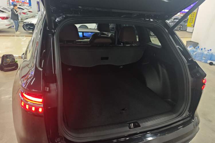 Used Geely Auto Monjaro L 2021 2.0TD DCT EVO Two-Wheel Drive Prestige Version Trunk
