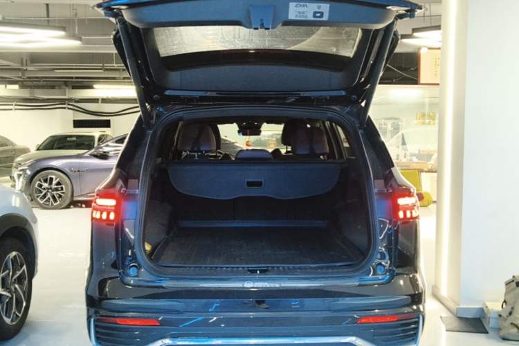 Used Geely Auto Monjaro L 2021 2.0TD DCT EVO Two-Wheel Drive Prestige Version Trunk