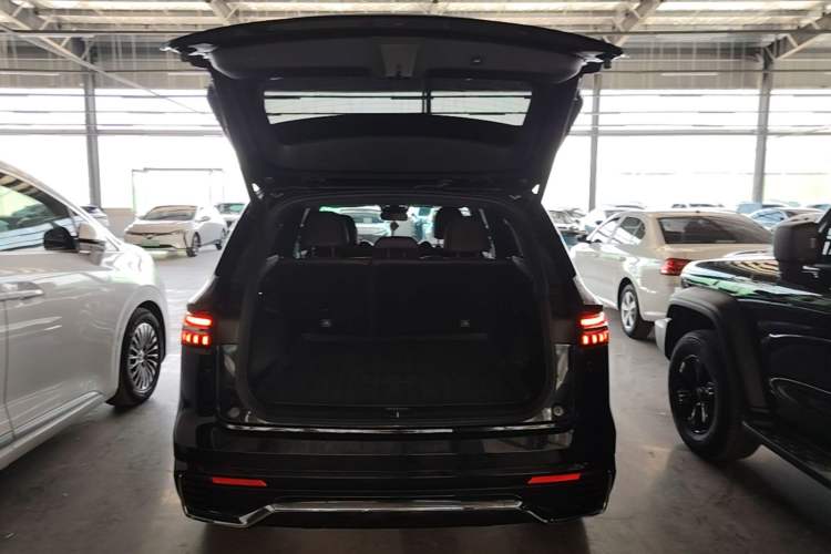 Used Geely Auto Monjaro L 2021 2.0TD DCT EVO Two-Wheel Drive Smart Luxury Version Trunk
