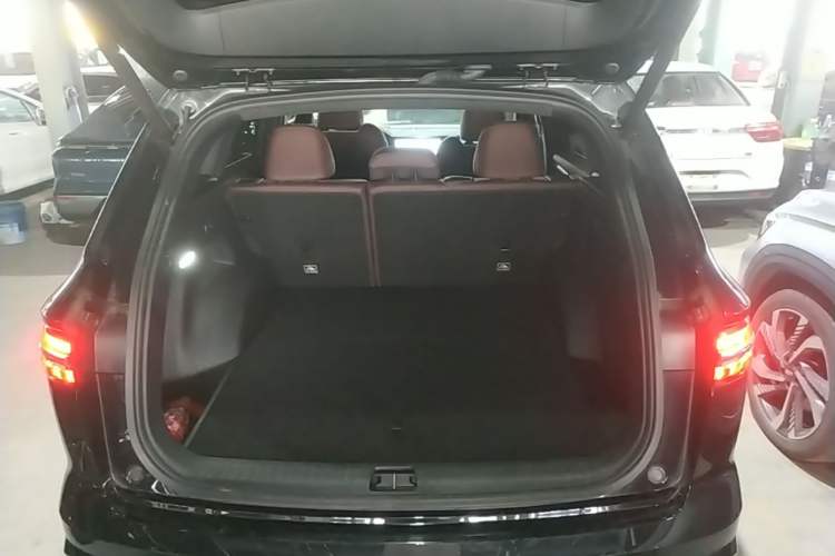 Used Geely Auto Monjaro L 2021 2.0TD DCT EVO Two-Wheel Drive Smart Luxury Version Trunk