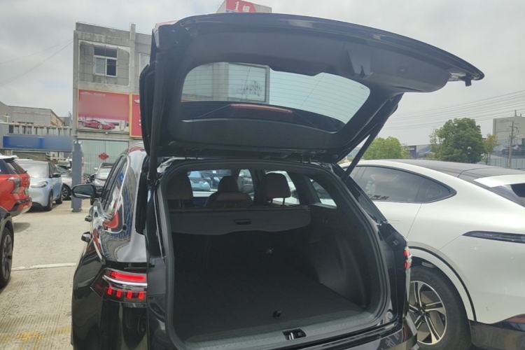 Used Geely Auto Monjaro L 2021 2.0TD DCT EVO Two-Wheel Drive Prestige Version Trunk