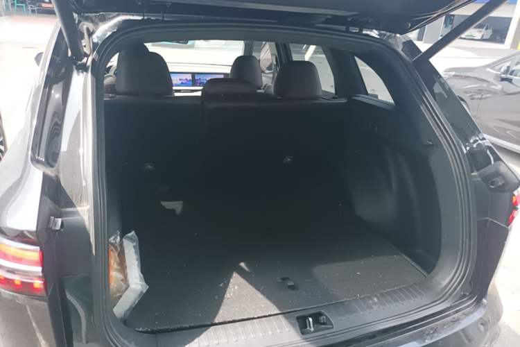 Used Geely Auto Monjaro L 2021 2.0TD DCT EVO Two-Wheel-Drive Flagship Version Trunk
