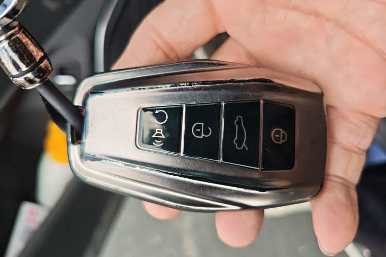 Used Geely Auto Monjaro L 2021 2.0TD DCT EVO Two-Wheel Drive Prestige Version Vehicle Key