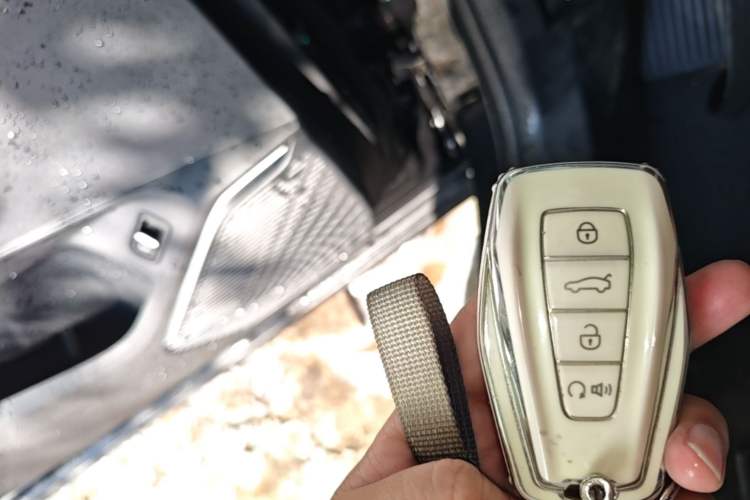 Used Geely Auto Monjaro L 2021 2.0TD DCT EVO Two-Wheel Drive Prestige Version Vehicle Key
