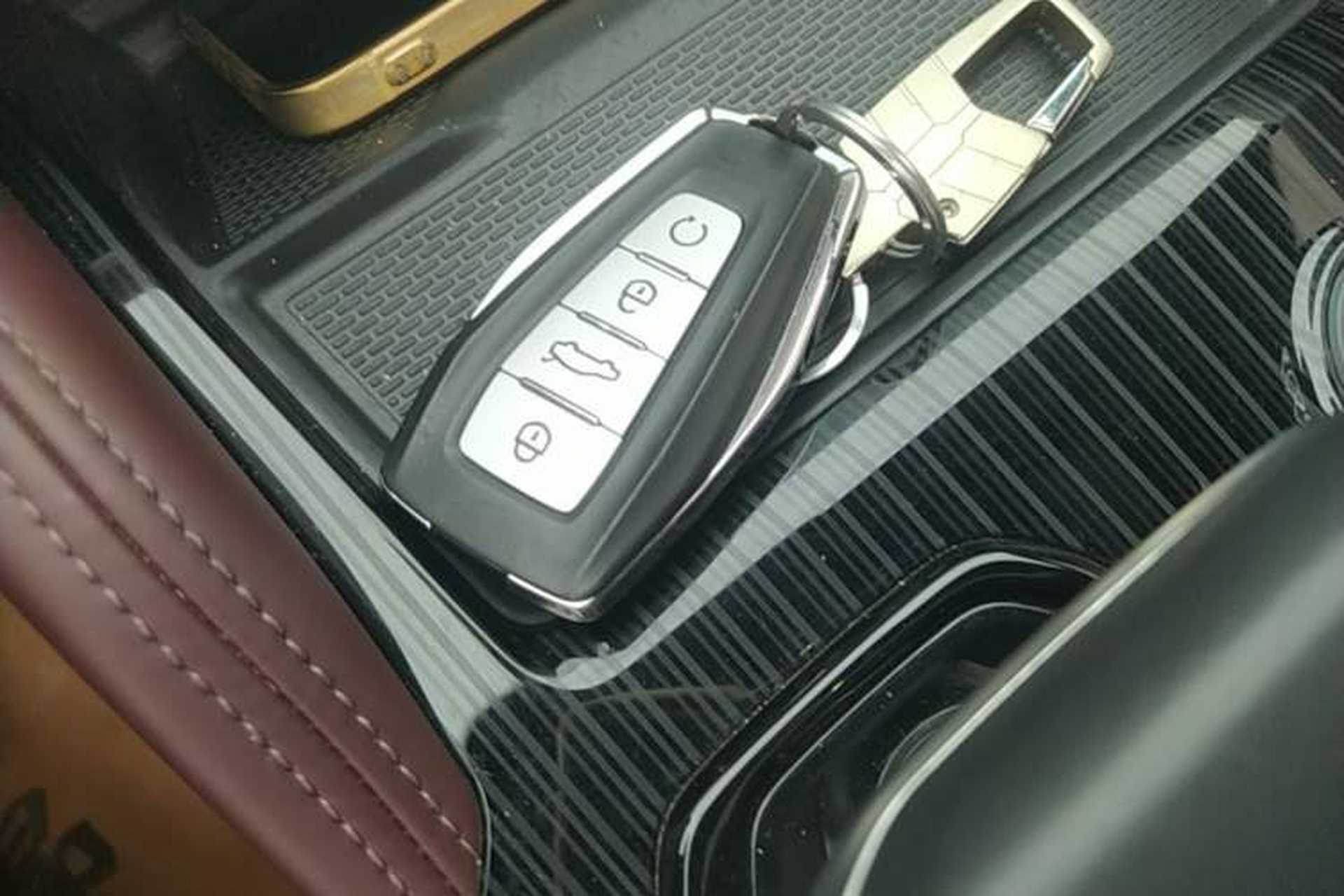 Used Geely Auto Monjaro L 2021 2.0TD DCT EVO Two-Wheel Drive Smart Luxury Version Vehicle Key