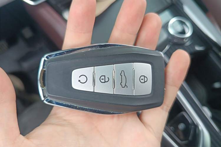 Used Geely Auto Monjaro L 2021 2.0TD DCT EVO Two-Wheel Drive Smart Luxury Version Vehicle Key