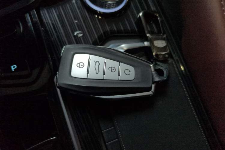 Used Geely Auto Monjaro L 2021 2.0TD DCT EVO Two-Wheel Drive Prestige Version Vehicle Key