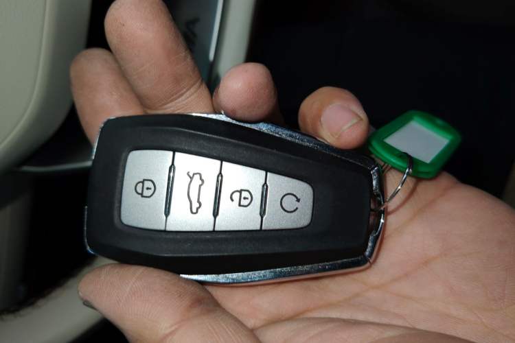 Used Geely Auto Monjaro L 2021 2.0TD DCT EVO Two-Wheel Drive Smart Luxury Version Vehicle Key
