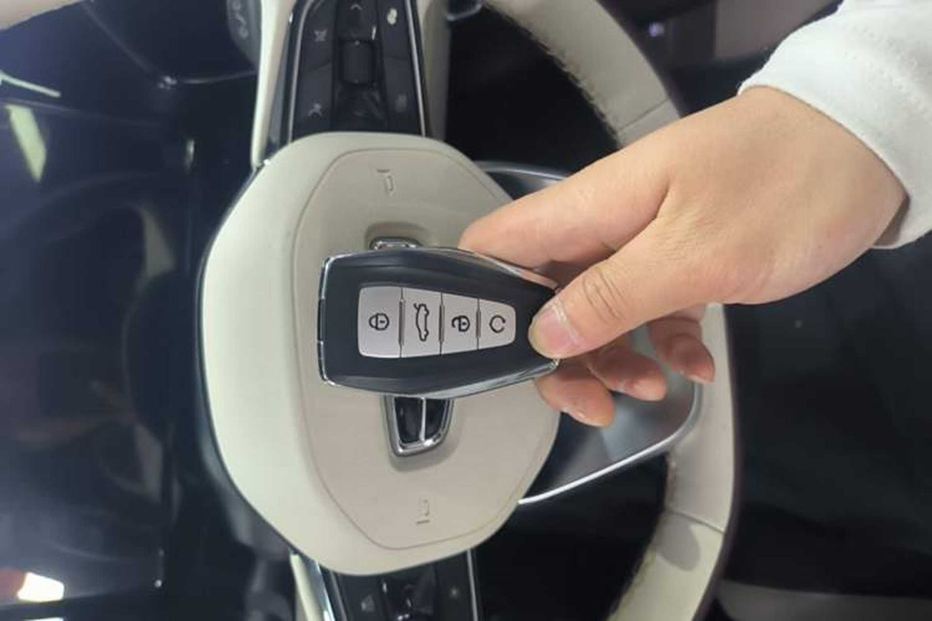 Used Geely Auto Monjaro L 2021 2.0TD DCT EVO Two-Wheel Drive Smart Luxury Version Vehicle Key