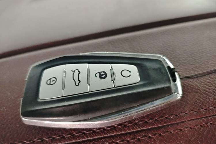 Used Geely Auto Monjaro L 2021 2.0TD DCT EVO Two-Wheel Drive Smart Luxury Version Vehicle Key