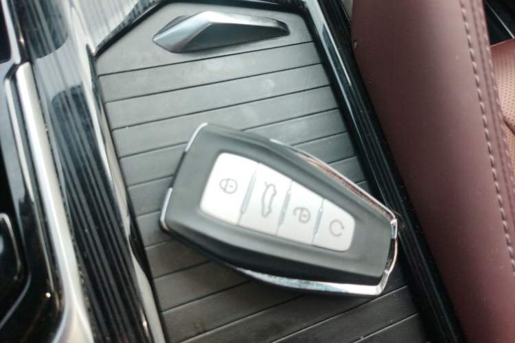 Used Geely Auto Monjaro L 2021 2.0TD DCT EVO Two-Wheel Drive Prestige Version Vehicle Key