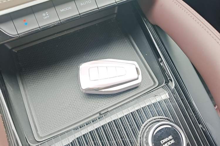 Used Geely Auto Monjaro L 2021 2.0TD DCT EVO Two-Wheel Drive Prestige Version Vehicle Key