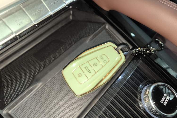 Used Geely Auto Monjaro L 2021 2.0TD DCT EVO Two-Wheel-Drive Flagship Version Vehicle Key