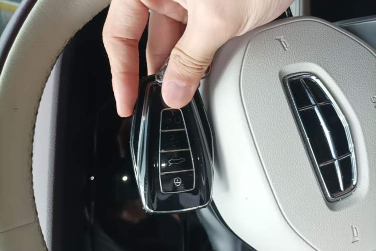 Used Geely Auto Monjaro L 2021 2.0TD DCT EVO Two-Wheel-Drive Flagship Version Vehicle Key