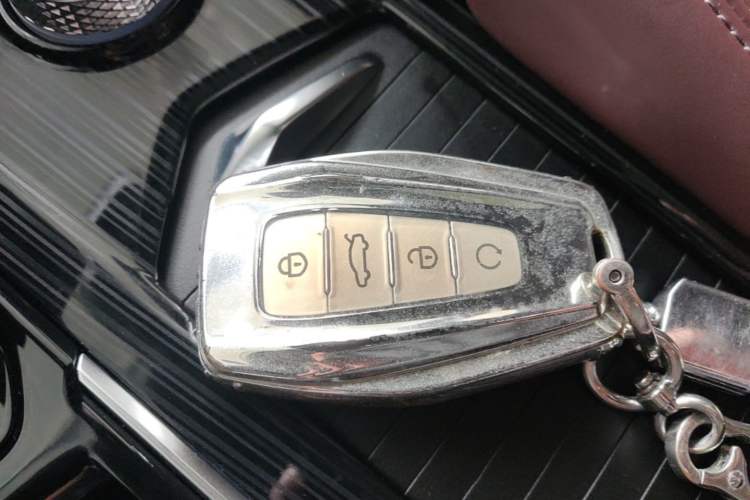 Used Geely Auto Monjaro L 2021 2.0TD DCT EVO Two-Wheel Drive Smart Luxury Version Vehicle Key