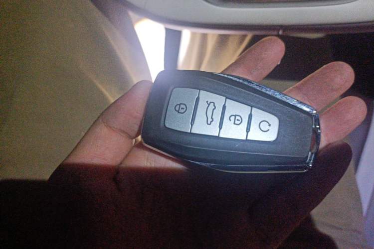 Used Geely Auto Monjaro L 2021 2.0TD DCT EVO Two-Wheel Drive Smart Luxury Version Vehicle Key