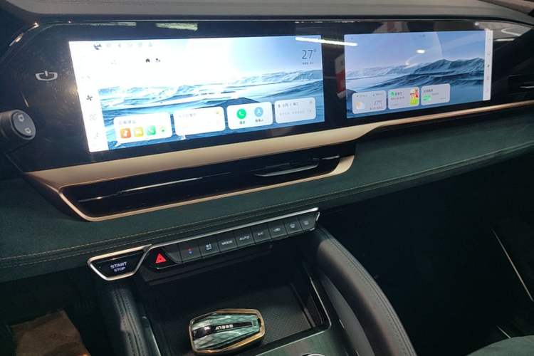 Used Geely Auto Monjaro L 2021 2.0TD High-Power Automatic All-Wheel Drive Luxury Version Audio And AC Panel