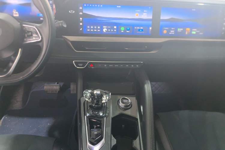 Used Geely Auto Monjaro L 2021 2.0TD DCT EVO Two-Wheel-Drive Flagship Version Audio And AC Panel