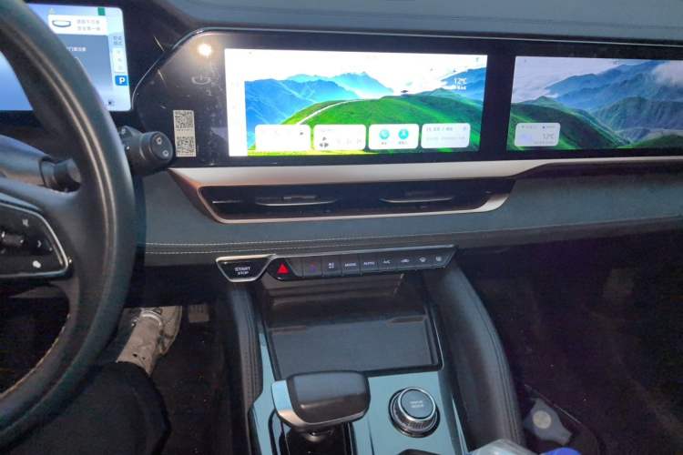 Used Geely Auto Monjaro L 2021 2.0TD DCT EVO Two-Wheel Drive Smart Luxury Version Audio And AC Panel